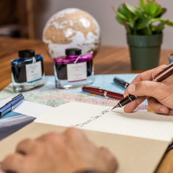 Stylo-plume M PILOT Falcon - Bleu Cobalt Laqué