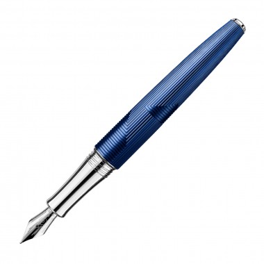 Stylo-plume M Caran d'Ache - Leman Bleu Marin - ouvert