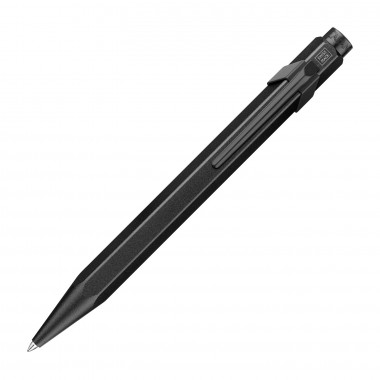 Stylo Bille 849 XL Caran d'Ache - BLACK CODE  - Dessus